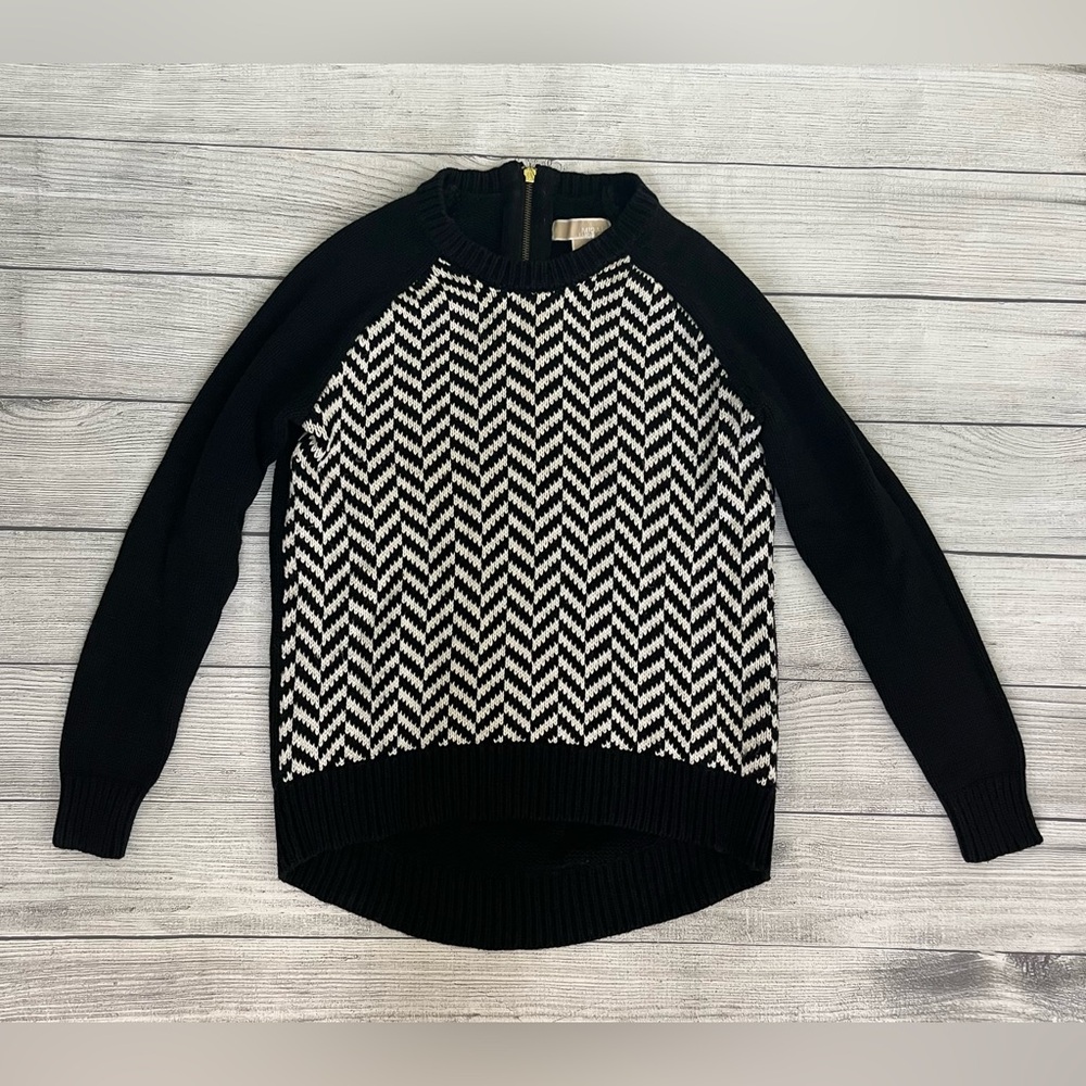 MICHAEL KORS Black and White Chevron Sweater